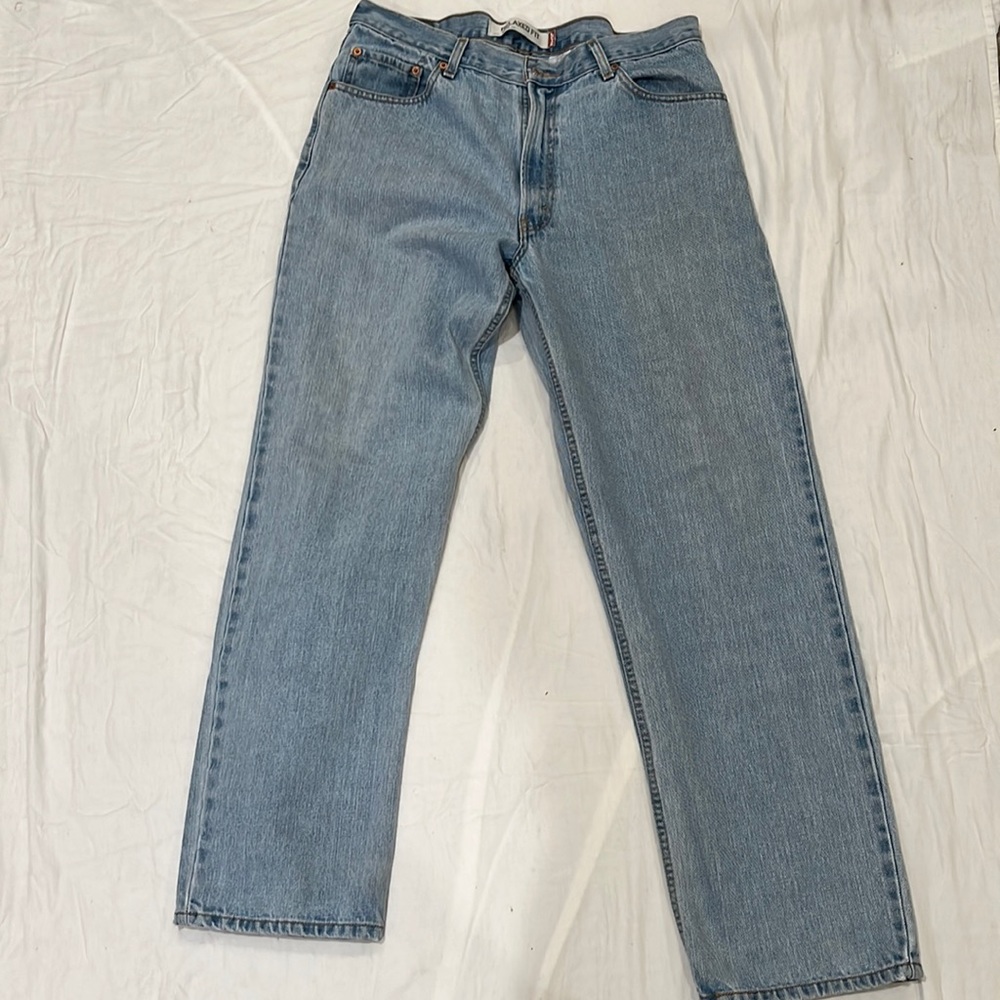 Levi’s 550 jeans 36 x 32. Relaxed Fit. Used but good condition.